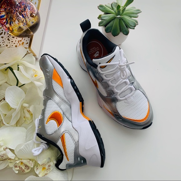 Nike Air Heights - Picture 6 of 9